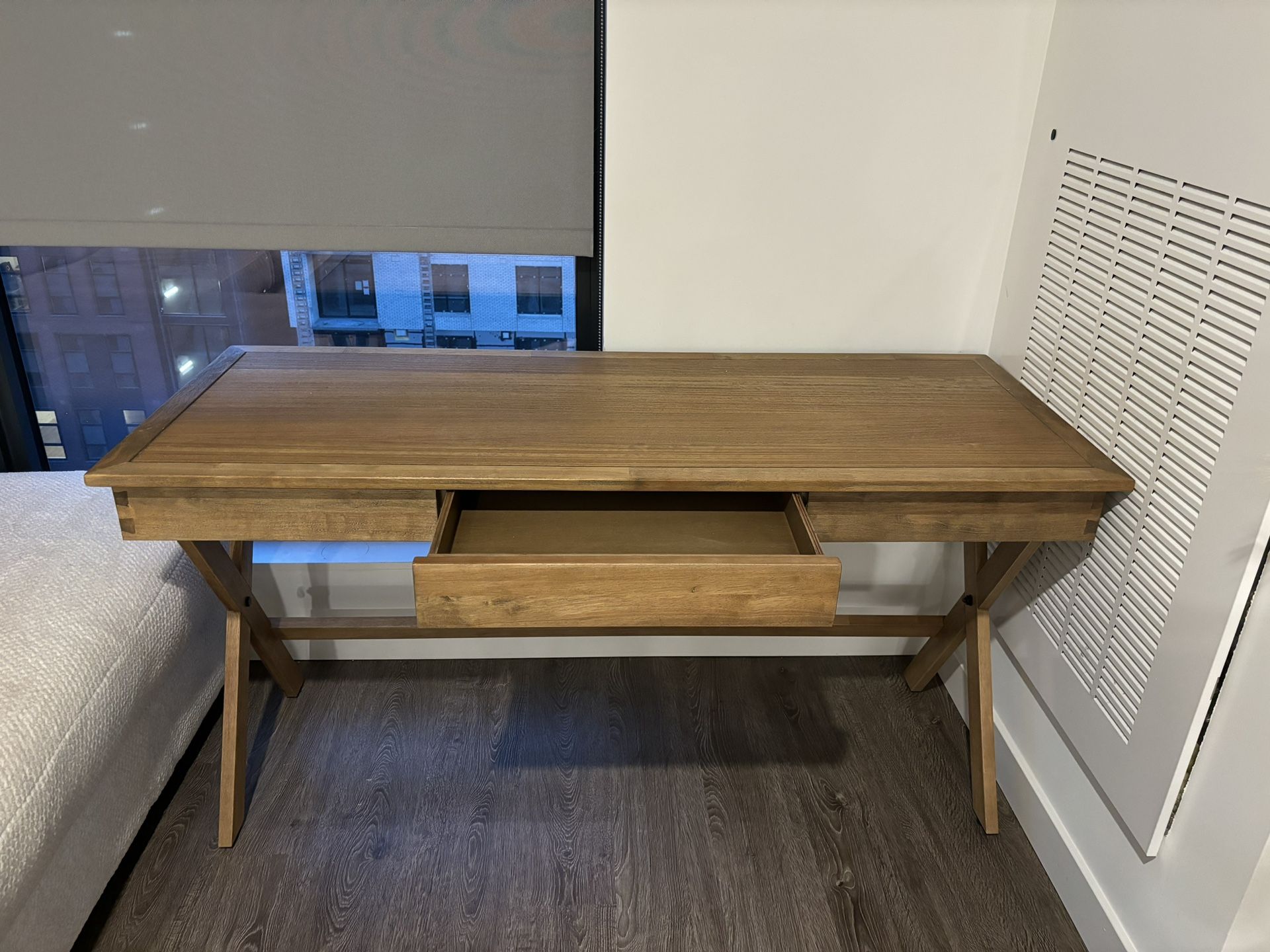 Modern Wooden Desk with Drawer – Great Condition