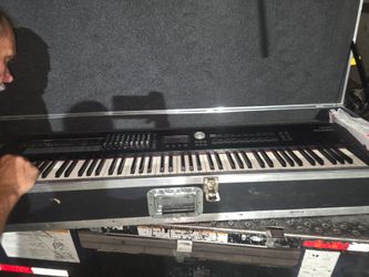 Roland RD-2000 Digital Stage Piano