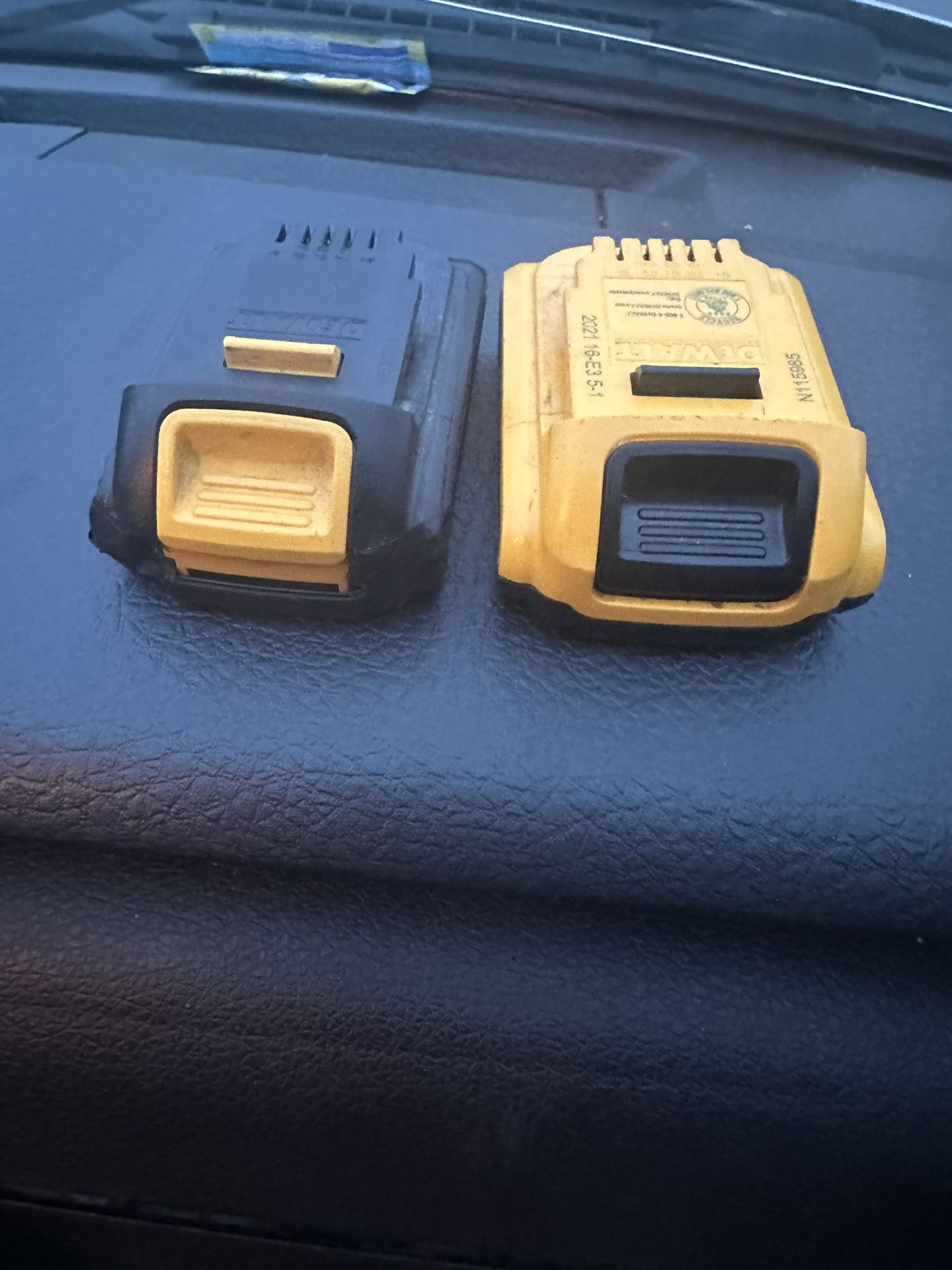 Dewalt 20V MAX Compact Lithium-Ion Battery Packs