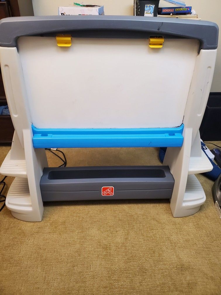 Whiteboard/caulkboard 