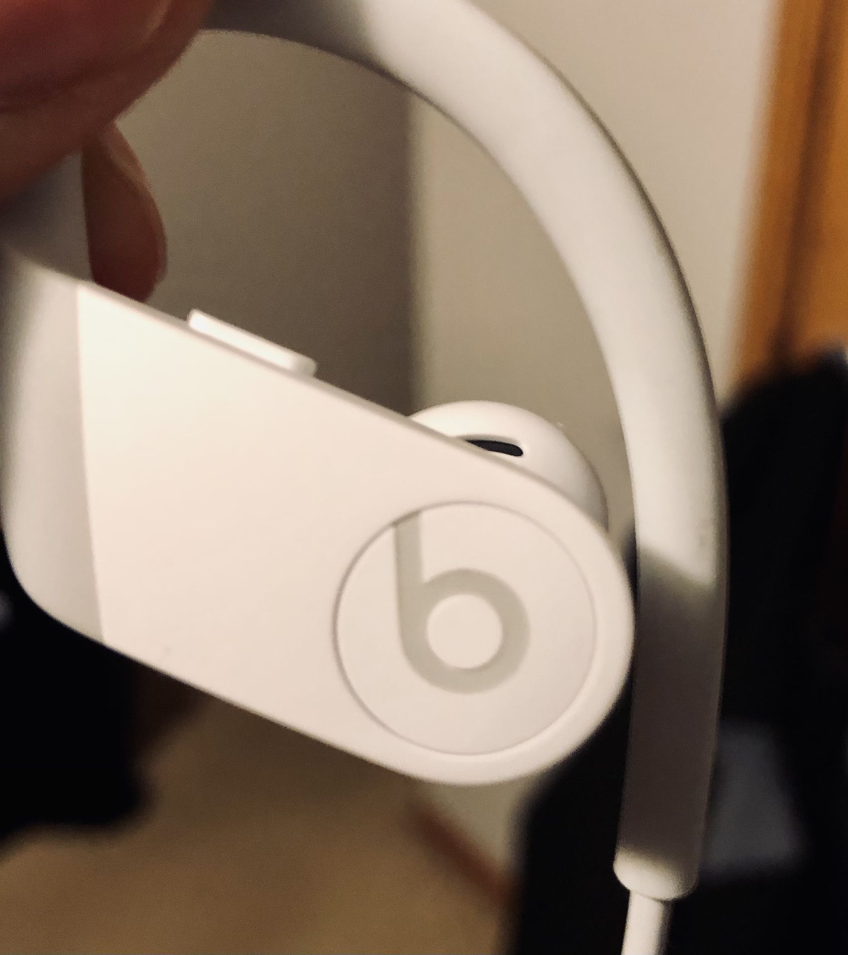 Apple Beats Powerbeats High-performance