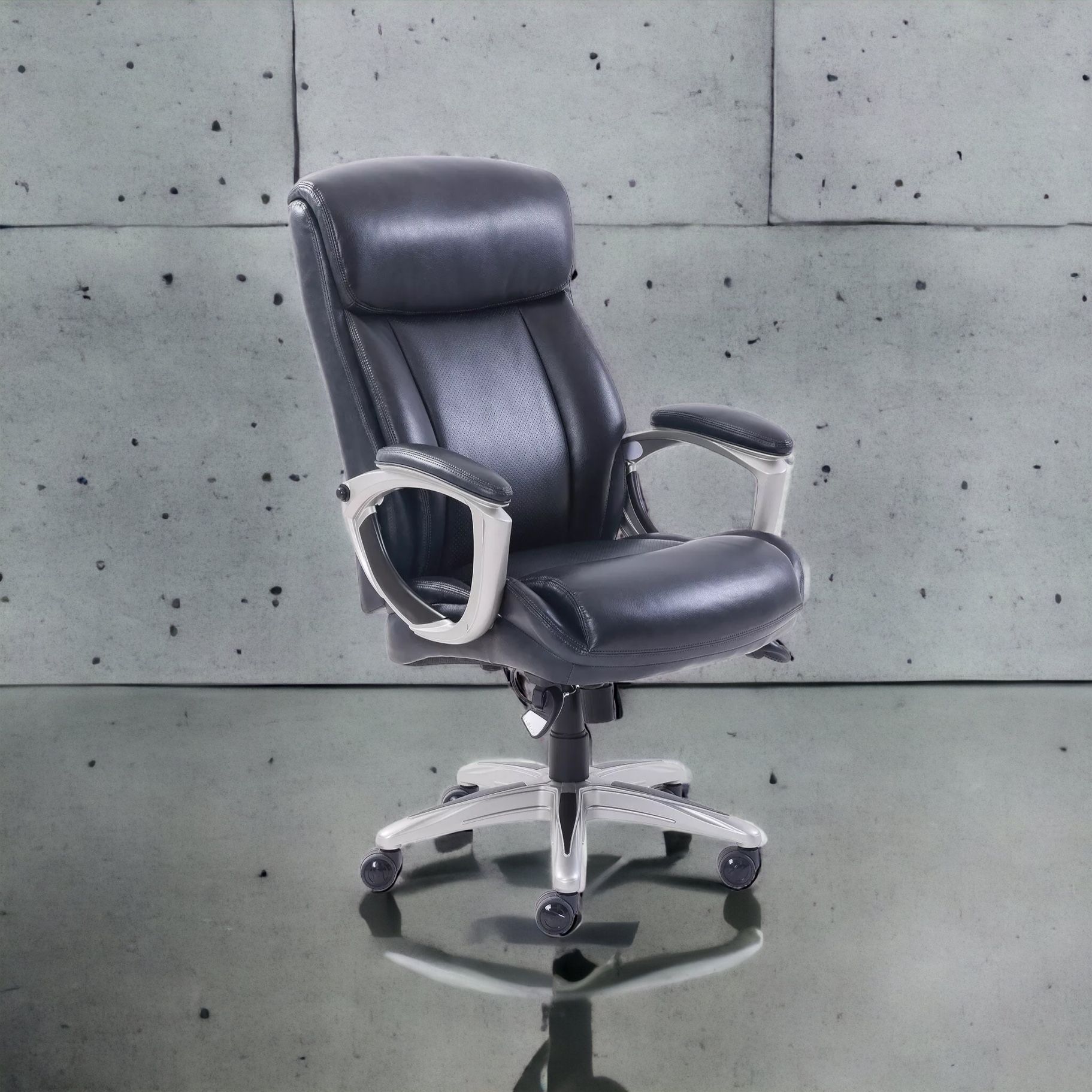 WAREHOUSE CLEARANCE | La-Z-Boy Alston Big & Tall Executive Chair | BRAND NEW