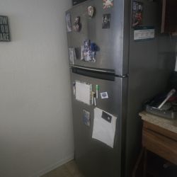 Refrigerator Whirlpool 28 in. 17.64 