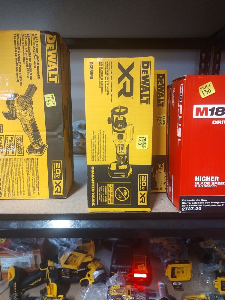 DeWalt 20 V Max XR Brushless Cut Out Tool