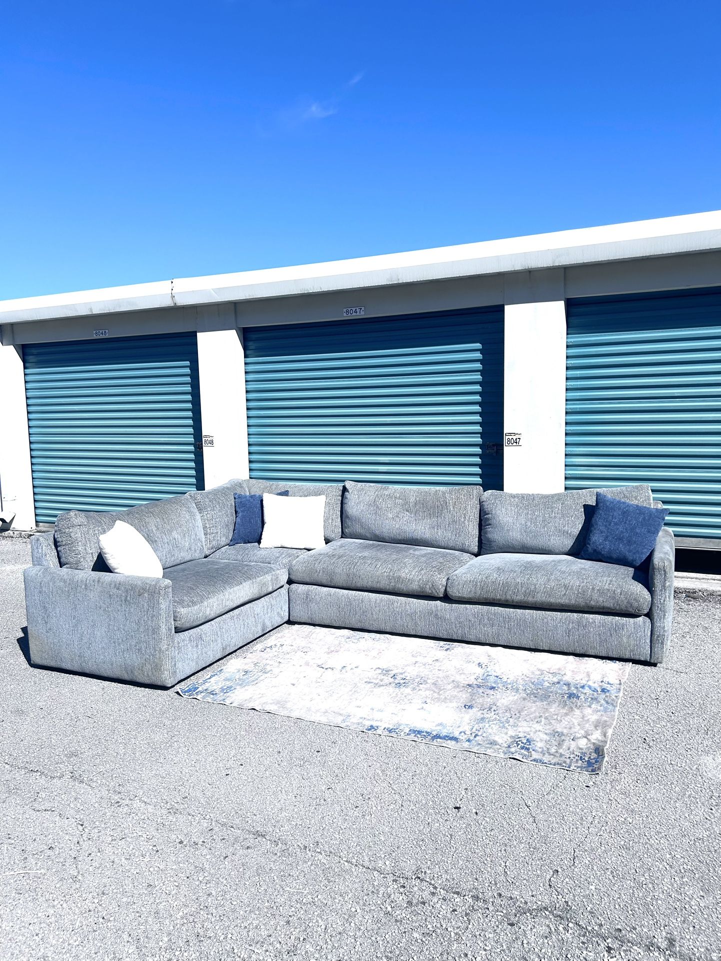 Gray Sectional Couch, Free Delivery!🚚