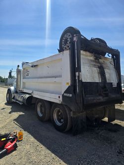 2012 Kenworth T800 Strong Arm Dump Truck
