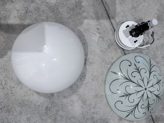 2 Ceiling Lights