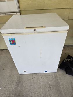 Frigidaire Chest Freezer 8.8 cuft