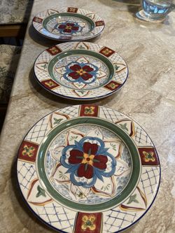 Beautiful Ceramic Decoration 3 Plate Set 11”