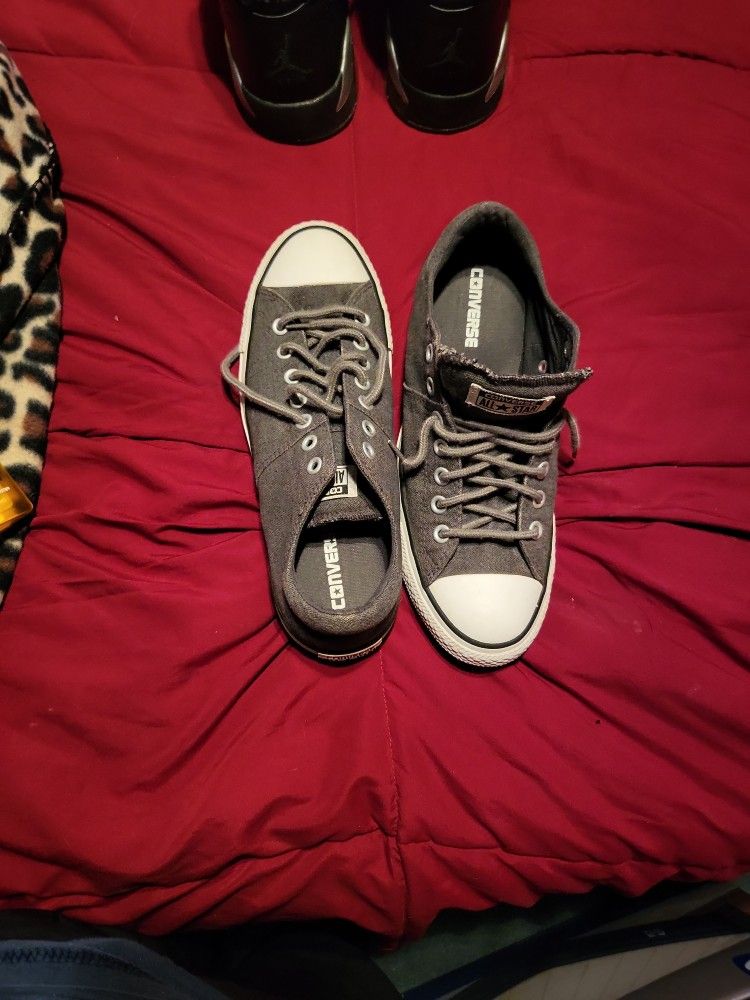 10.5 Low Top Grey Converse Hardly Worn