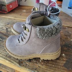 Baby Boots Girls Sz 7