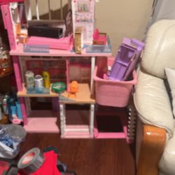 Barbie Dream House 