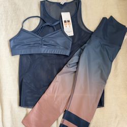 Alo Yoga Outfit 