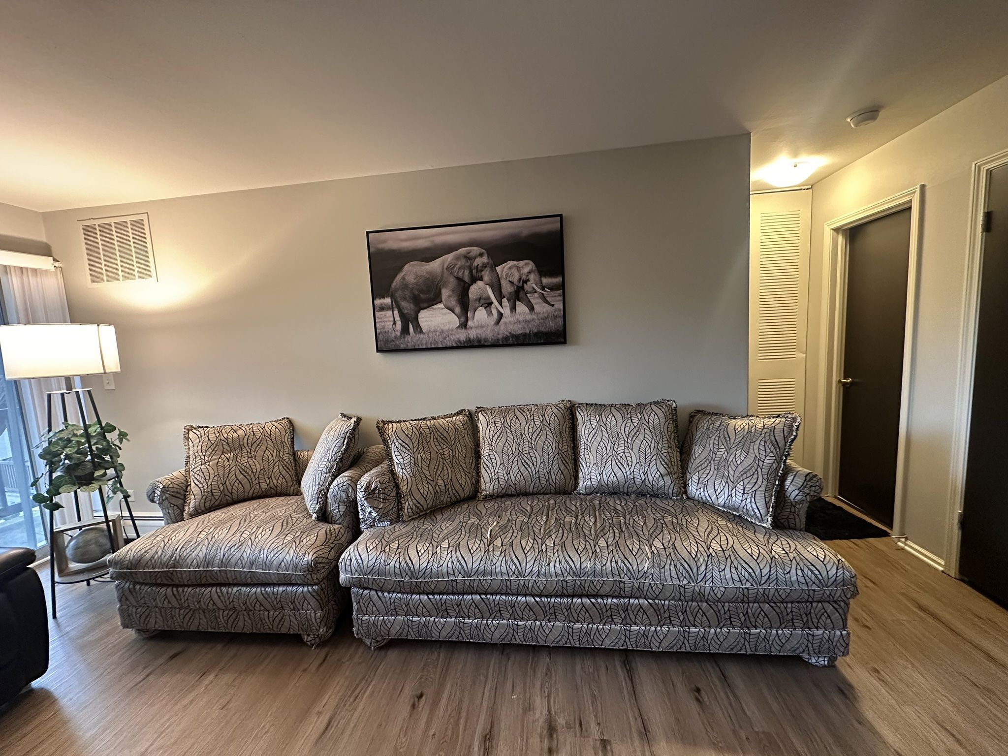 Elegant 4-Seater Sofa + Loveseat