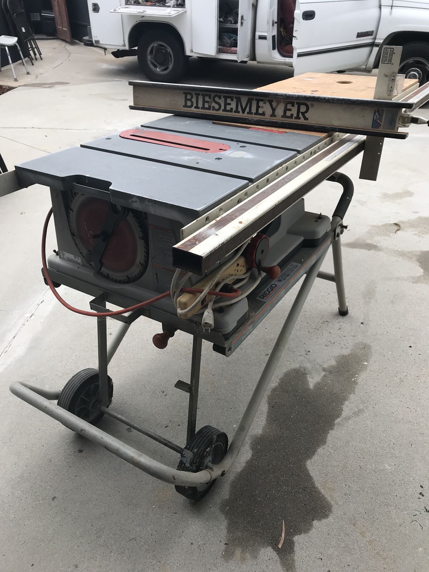 Ridgid 10” table saw with 4-1/2 foot biesemeyer fence