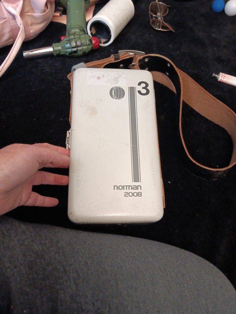 Norman 200B Portable Flash System