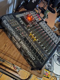 Behringer EUROPOWER PMP4000, 1600 Watt, 16 Channel, Powered Mixer With Multi FX Processor And FBQ Feedback Detection System