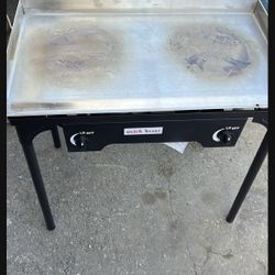 Outdoor double burner with griddle top