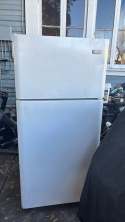 Frigidaire Refrigerator 