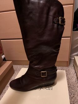 ✨ BROWN BUCKLE BOOTS ✨ $20 👢