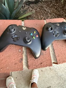2 Xbox 360 remotes