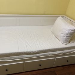 bed frame /matress