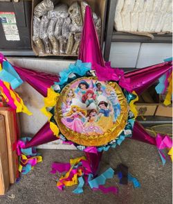 Disney princesses 3D star pinata