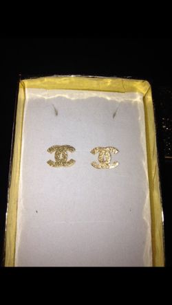 Chanel erring gold plated