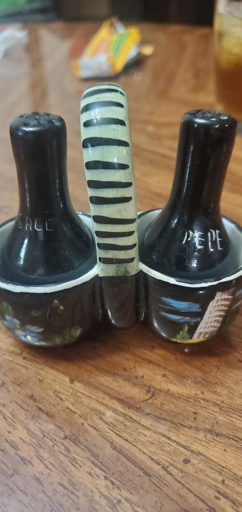 vintage 1960's hand painted salt and peper shakers from San Marino, Ciramic