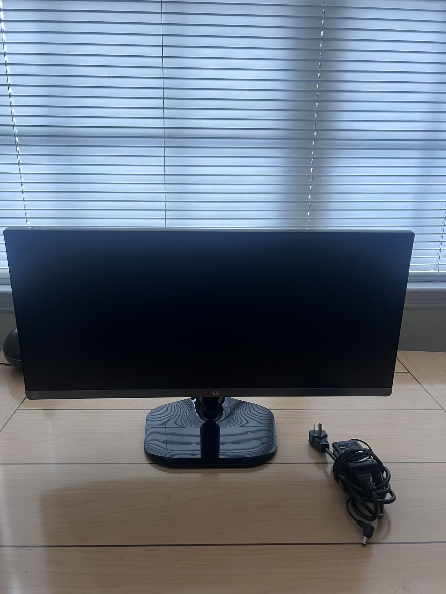 LG 25um64s 25” Display Monitor