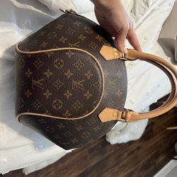 Authentic Louis Vuitton Ellipse Bag 