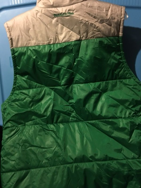 Boston celtics mitchell & ness zip vest size xl (new)
