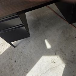 Black Desk