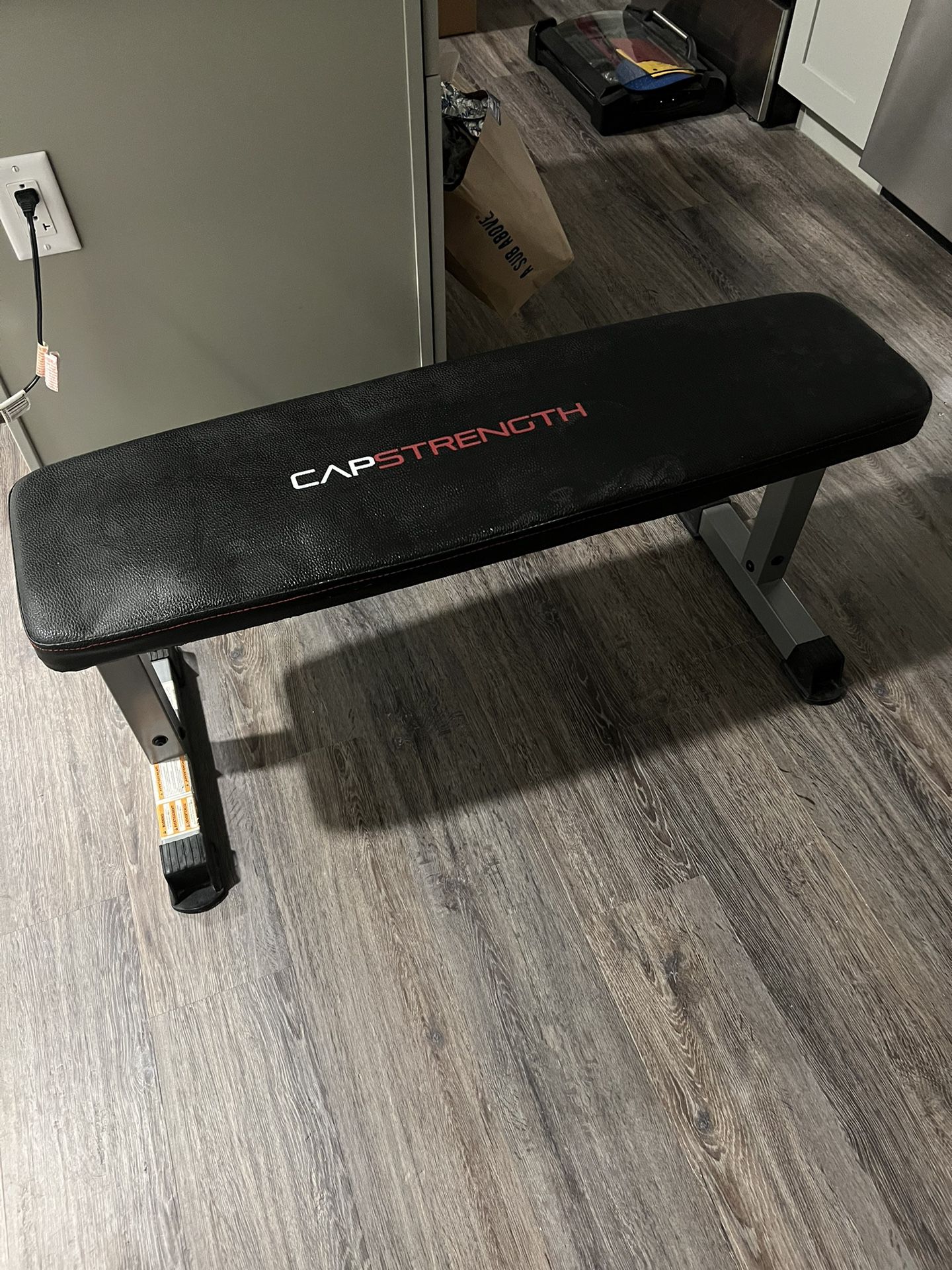 Cap Strength Weight Bench