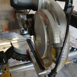 Table Saw Complete With Foldable Table 