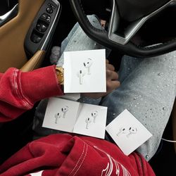 AirPod 4’s Noise Cancellation 