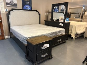 New King Platform Bedroom Set