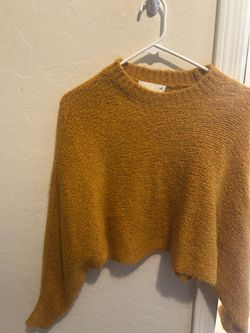 Aritzia wool crewneck sweater
