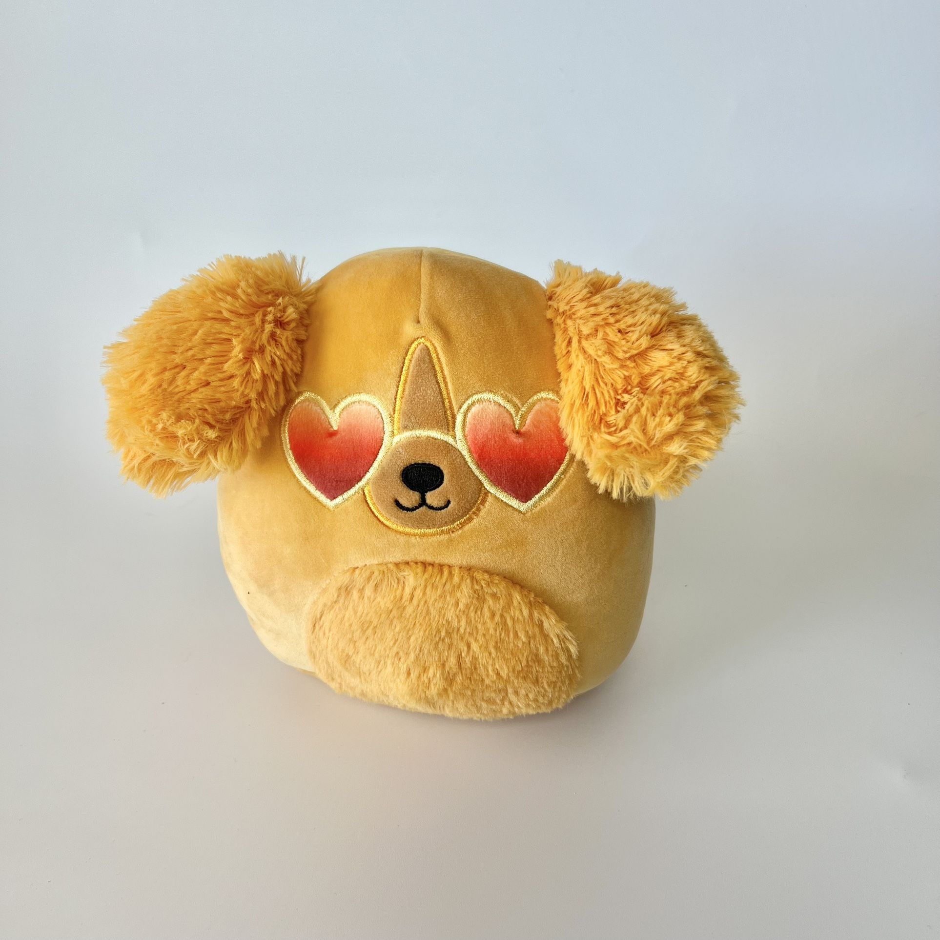 Squishmallows Finley the Golden Retriever heart eyes Plush stuffed animal toy
