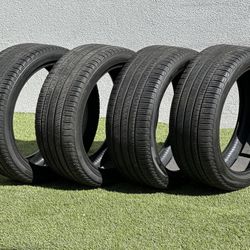 Set of 4 Tires Pirelli Scorpion All Season 275/40R22 BMW Mercedes Range Rover Durango Amarok GLS XM