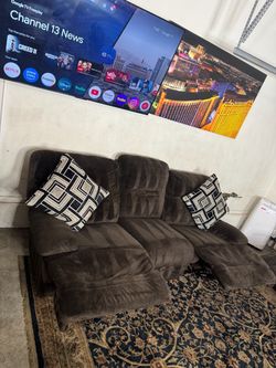 * Like New * Ashley furniture 2pc Modular Reclining set ( Free Delivery )