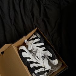 Dion’s Size 8.5 White/Black