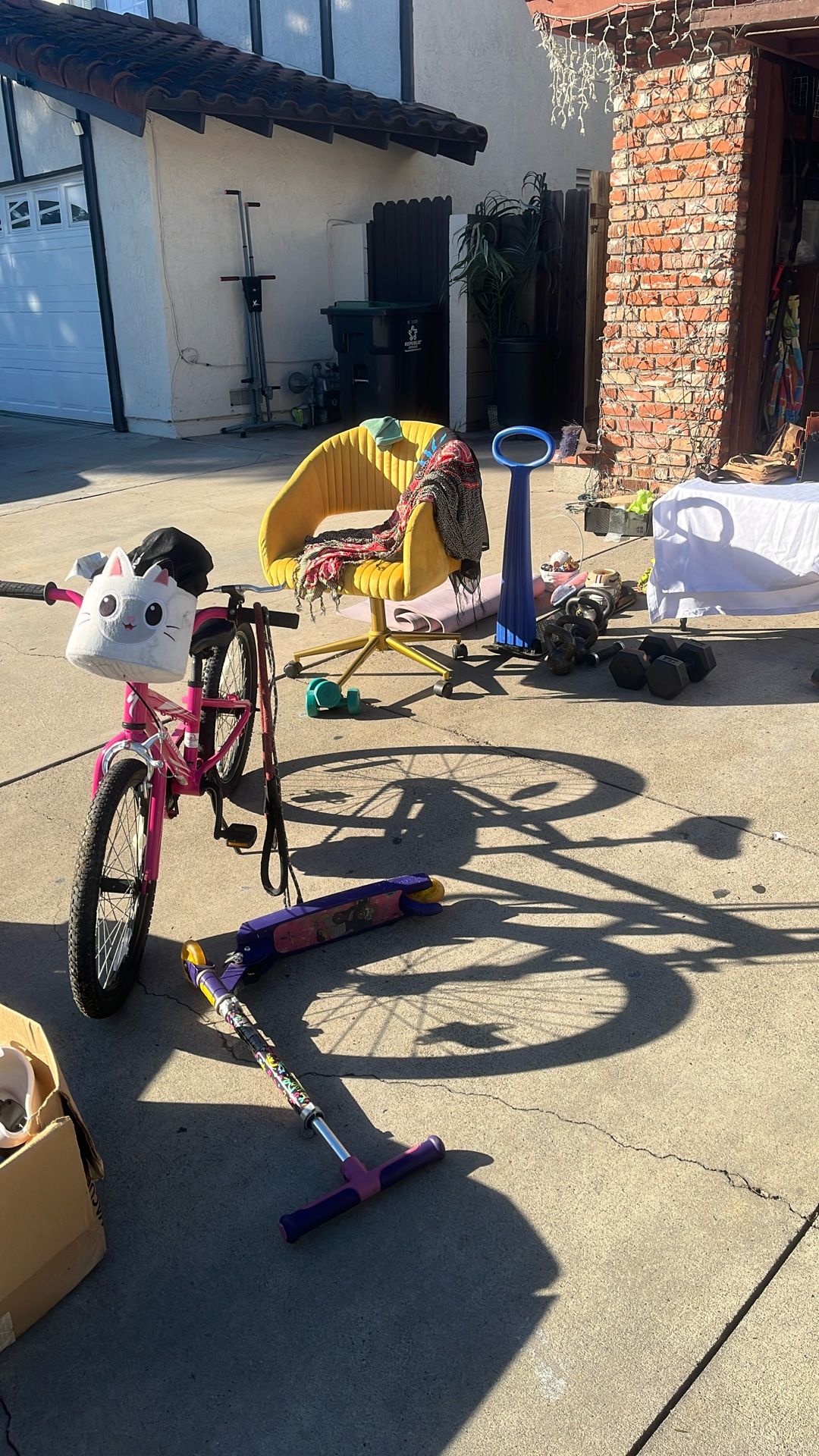 Free!!! Post Garage Sale Left Over :)