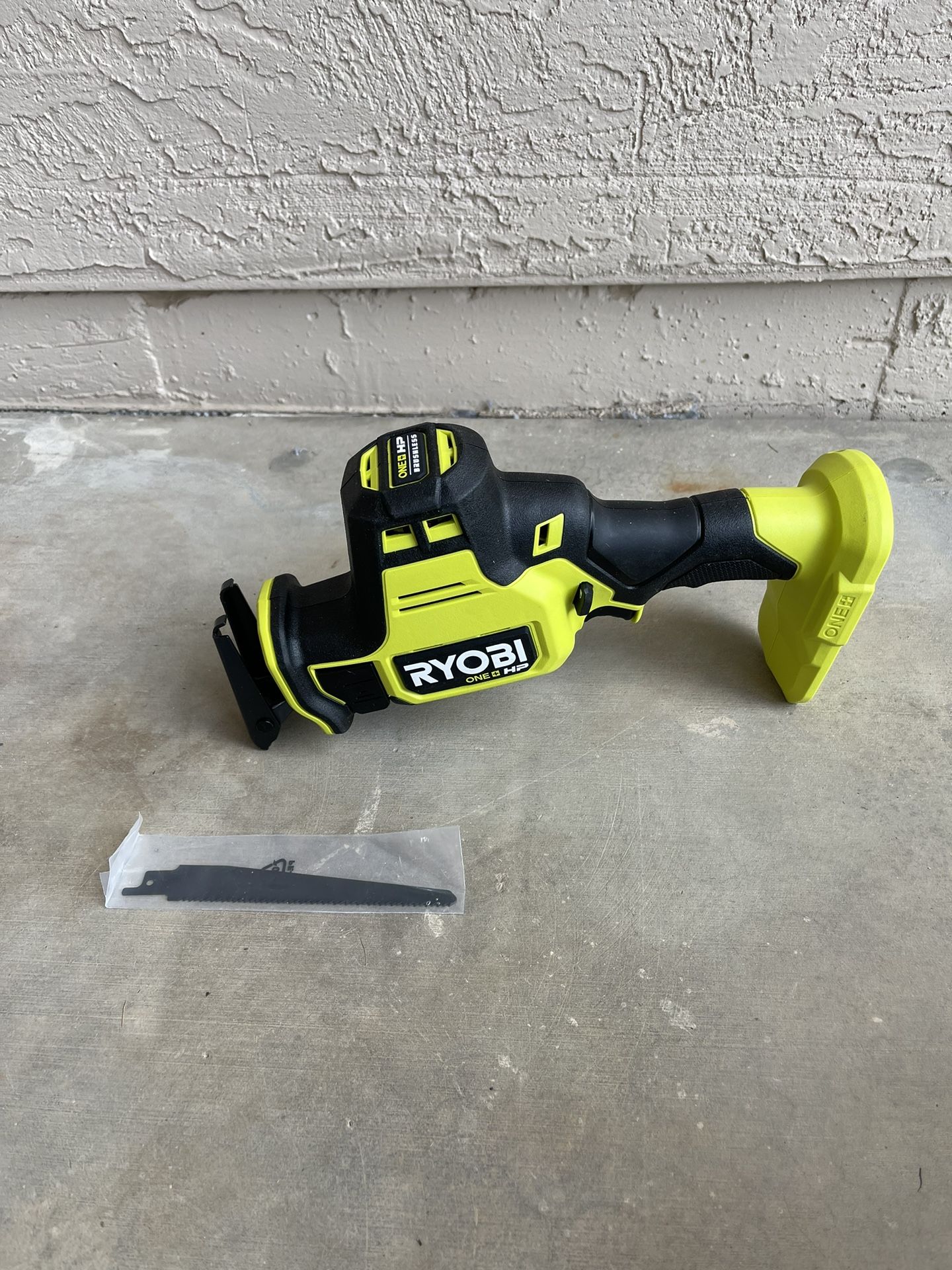 RYOBI ONE+ HP 18V Brushless Cordless Compact One-Handed Reciprocating Saw (Tool Only)