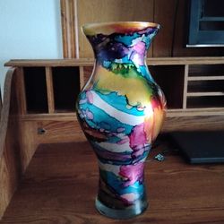 This Beautiful Vintage Flower Pot