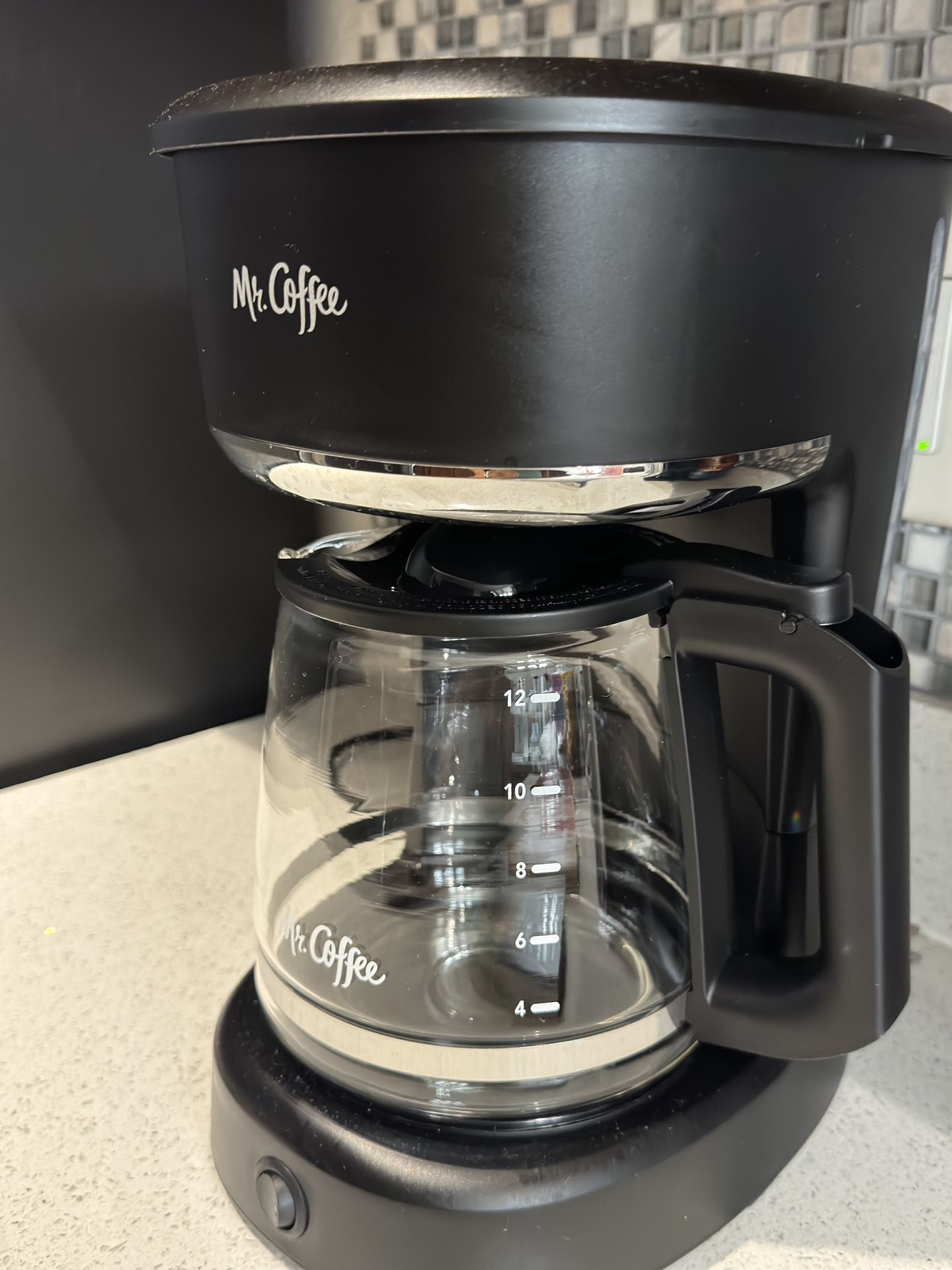 https://offerup.com/redirect/?o=TXIuQ29mZmVl Coffee Maker. Moving Sale!!!