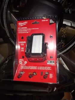 Milwaukee 1000lumens