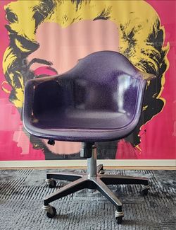 Case Study Fiberglass Arm Shell Swivel Chair With Rolling Base by Modernica • Like Eames for Herman Miller • Mid-Century Modern