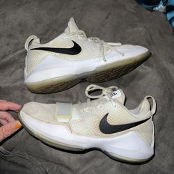 Boys Nike Shoes 5.5 Youth 
