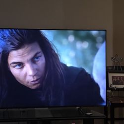 Samsung 75" QLED TV - Stunning 4k SMART TV